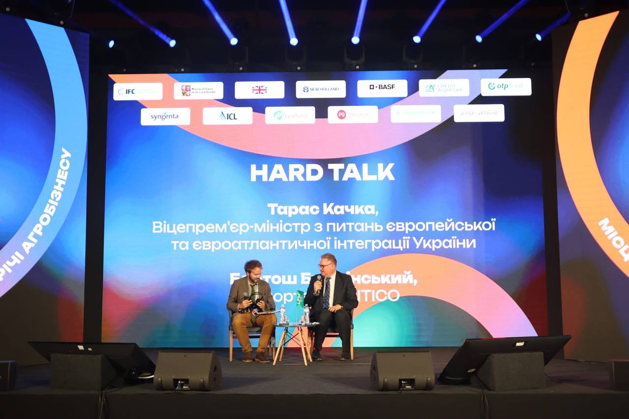 Тарас Качка, віцепрем'єр-міністр з питань європейської та євроатлантичної інтеграції України, та Бартош Бжезінський, репортер POLITICO